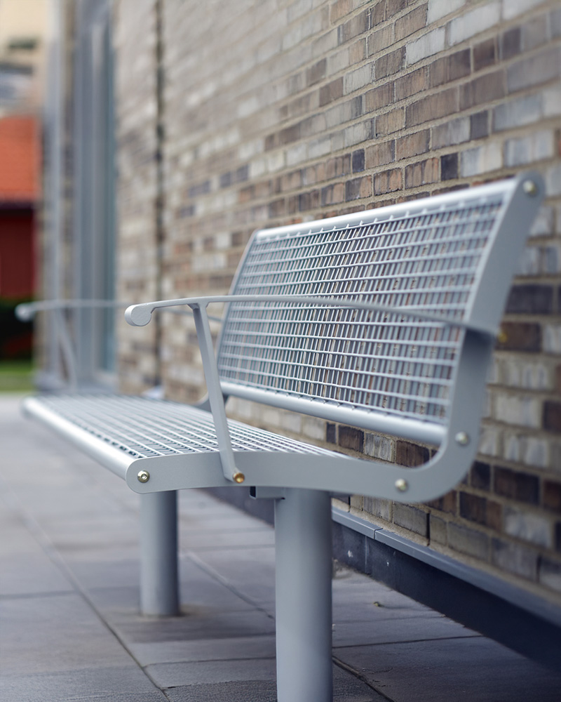 The Esplanad park bench in steel.